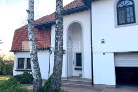 Detached house for rent in Riga, 400.00m2