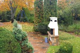 Detached house for rent in Riga, 400.00m2