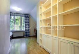 Detached house for rent in Jurmala, 400.00m2