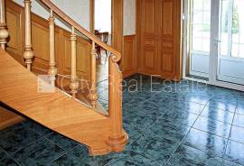 Detached house for rent in Jurmala, 400.00m2