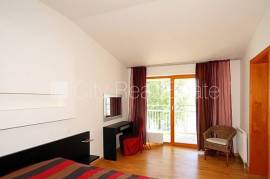 Apartment for rent in Riga, 240.00m2