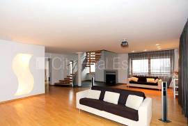 Apartment for rent in Riga, 240.00m2