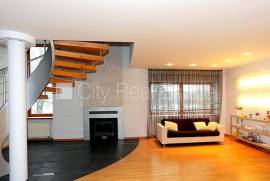 Apartment for rent in Riga, 240.00m2