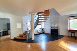 Apartment for rent in Riga, 240.00m2