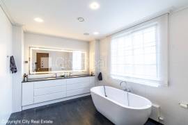 Detached house for rent in Riga district, 580.00m2