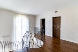 Detached house for rent in Riga district, 580.00m2