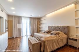 Detached house for rent in Riga district, 580.00m2