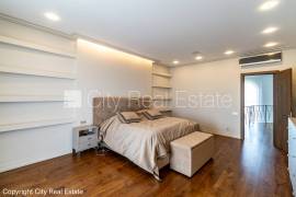 Detached house for rent in Riga district, 580.00m2