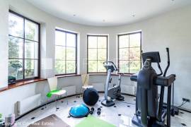 Detached house for rent in Riga district, 580.00m2