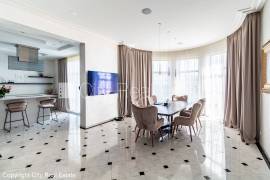 Detached house for rent in Riga district, 580.00m2