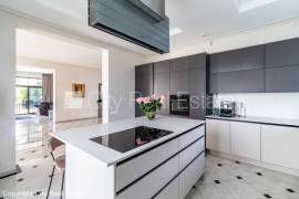 Detached house for rent in Riga district, 580.00m2