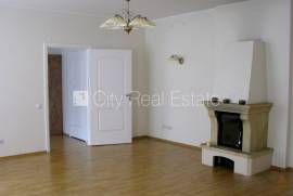 Apartment for rent in Riga, 142.00m2