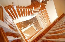 Detached house for rent in Riga district, 847.00m2