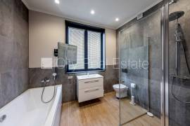 Detached house for rent in Riga district, 356.00m2