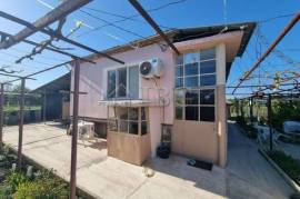 House with yard in Vinarsko Village, Burgas Region