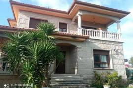 GRAN CHALET EN SALCEDA DE CASELAS