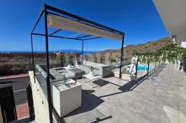 ᐅ  Villa for sale, Villa, Costa Adeje (Torviscas Alto), Tenerife, 3 Bedrooms, 350 m², 1.480.000 € 