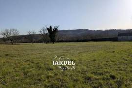 Terrain constructible borné de 3 375 m² situé sur Carsac-Aillac