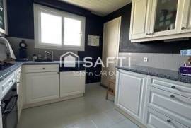 Au 3? étage avec vue dégagée et sans vis-à-vis, appartement lumineux au calme