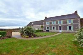 Corps de ferme, maison 220m², 6 pièces