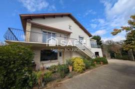 Maison familiale avec vue panoramique – Véranda – Jardin arboré – Garage