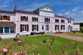 Elegant detached property with gite