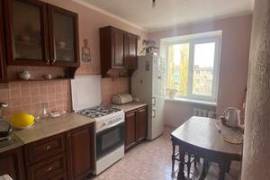 Продается трехкомнатная квартира