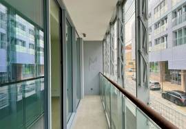 T1 with terrace for rent by the Tagus River T1 with terrace for rent by the Tagus River