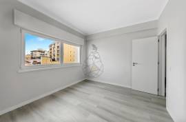 Fully refurbished central 3 bedroom apartment with 2 bathrooms in Portimão