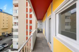 Fully refurbished central 3 bedroom apartment with 2 bathrooms in Portimão