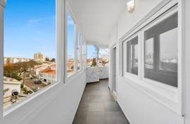 Fully refurbished central 3 bedroom apartment with 2 bathrooms in Portimão