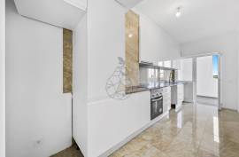 Fully refurbished central 3 bedroom apartment with 2 bathrooms in Portimão