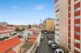 Fully refurbished central 3 bedroom apartment with 2 bathrooms in Portimão