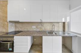 Fully refurbished central 3 bedroom apartment with 2 bathrooms in Portimão