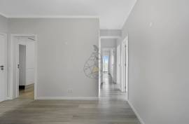 Fully refurbished central 3 bedroom apartment with 2 bathrooms in Portimão