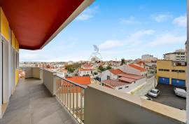 Fully refurbished central 3 bedroom apartment with 2 bathrooms in Portimão