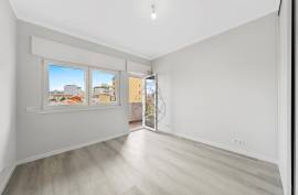 Fully refurbished central 3 bedroom apartment with 2 bathrooms in Portimão