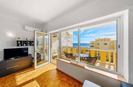 1 Bedroom Apartment with Garage and Pool in the Heart of Praia da Rocha