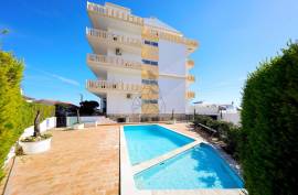 1 Bedroom Apartment with Garage and Pool in the Heart of Praia da Rocha
