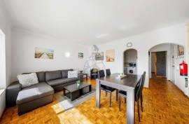 1 Bedroom Apartment with Garage and Pool in the Heart of Praia da Rocha