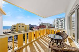 1 Bedroom Apartment with Garage and Pool in the Heart of Praia da Rocha