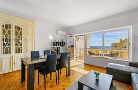 1 Bedroom Apartment with Garage and Pool in the Heart of Praia da Rocha