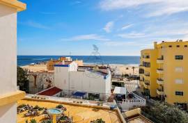 1 Bedroom Apartment with Garage and Pool in the Heart of Praia da Rocha