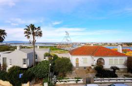 1 Bedroom Apartment with Garage and Pool in the Heart of Praia da Rocha