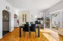 1 Bedroom Apartment with Garage and Pool in the Heart of Praia da Rocha