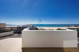 Duplex 4‑Bedroom Apartment on the First Line of Praia da Rocha | Sea and River View