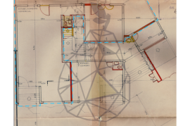 Praia à Porta: Commercial Space with Residential Potential in Armação de Pera