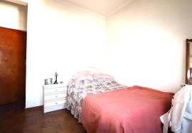 3-bedroom apartment in Loreto with garage and parking space.