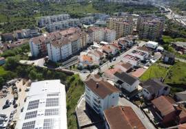 3-bedroom apartment in Loreto with garage and parking space.