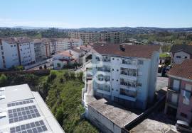 3-bedroom apartment in Loreto with garage and parking space.